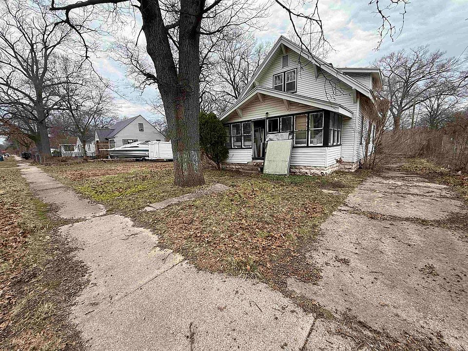 1st image of 2420 Howden St