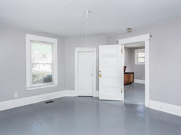 4th image of 1309 E Jones St