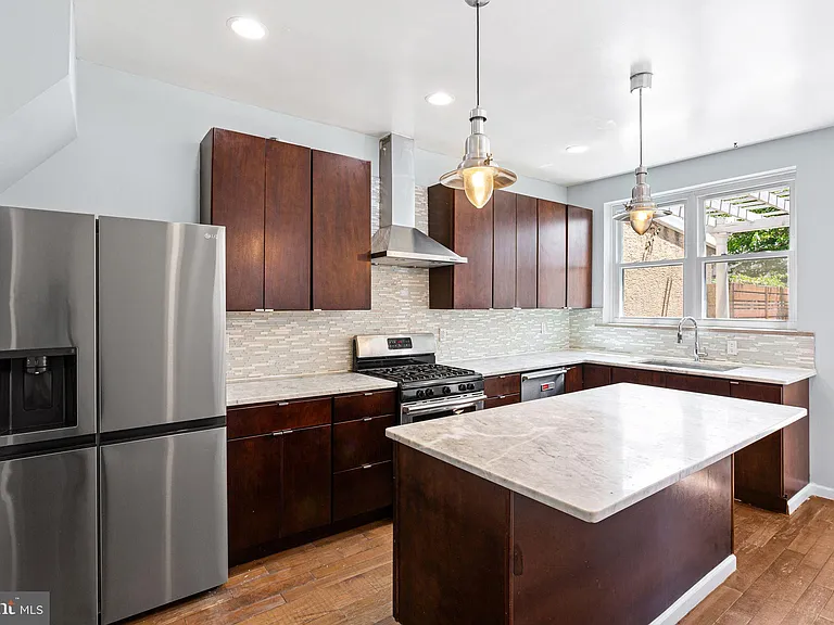 1240 Federal St — Photo 9