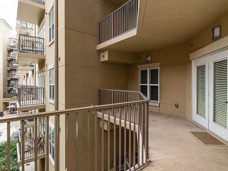 222 Glenwood Ave #304-1 — Photo 25