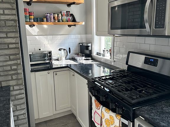 3rd image of 17 Frederick Ave #1