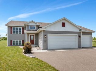 911 2nd Ave SW, Rice, MN 56367