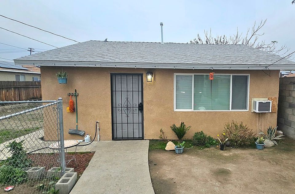 1st image of 915 30th St Unit B