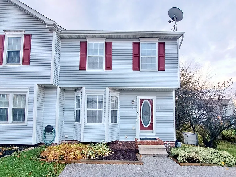417 Debbi Ct — Photo 2
