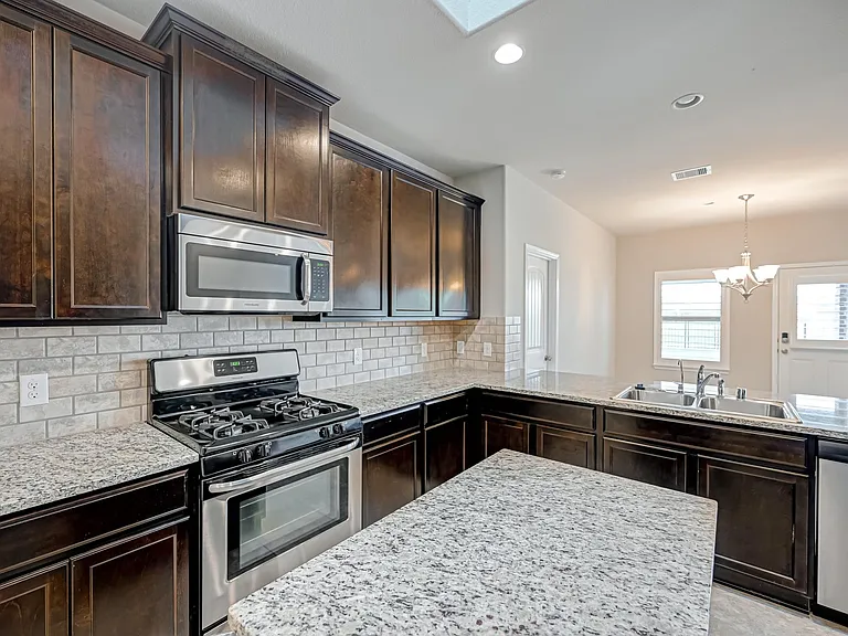 2818 Canadian Goose Ln — Photo 10