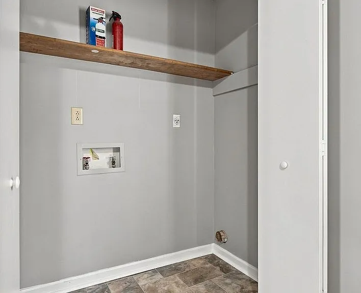Tower Dr - 3264 — Photo 13