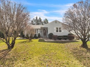 85 Fox Farm Rd, Feeding Hills, MA 01030
