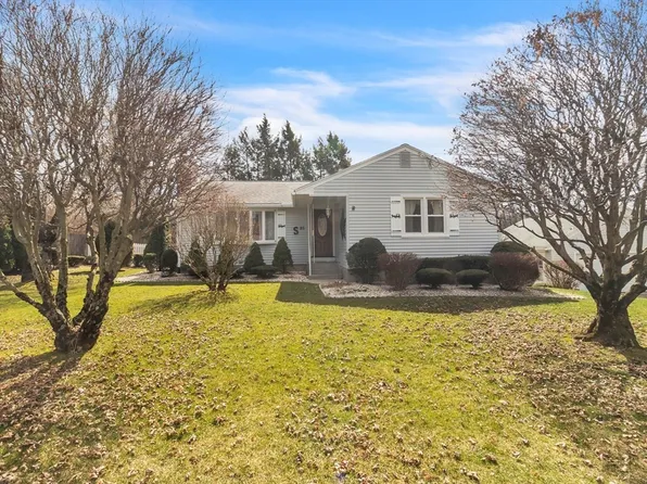 85 Fox Farm Rd, Feeding Hills, MA 01030