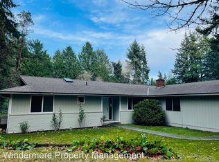 10260 NE Winthers Rd, Bainbridge Island, WA 98110