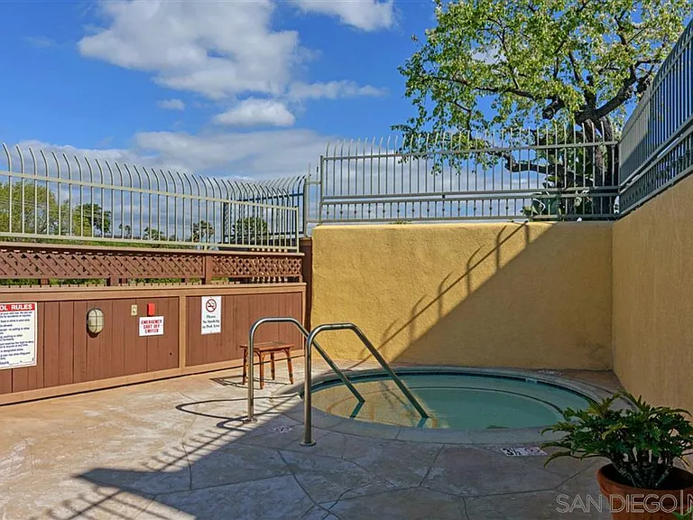 5404 Balboa Arms Dr #460 — Photo 13
