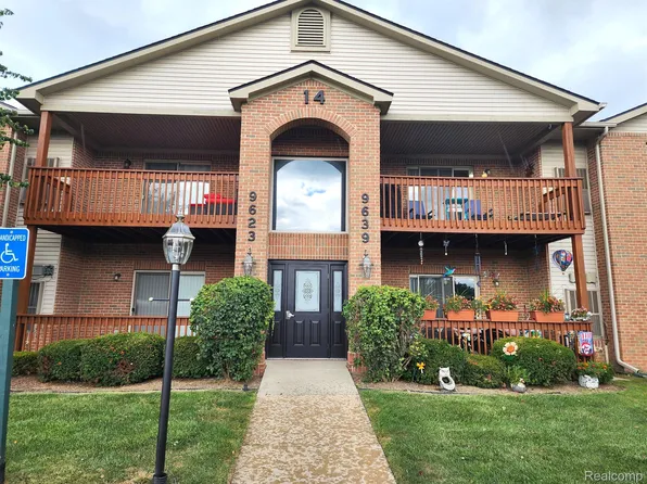 9639 Wildflower Ct #16, Van Buren Township, MI 48111