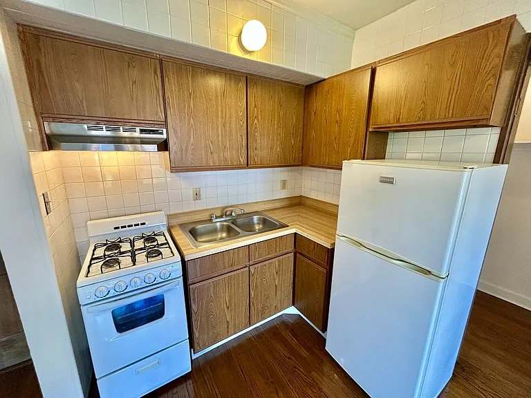 2256 N. Cleveland — Photo 23