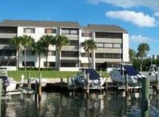 521 Oak Harbour Dr, Juno Beach, FL 33408