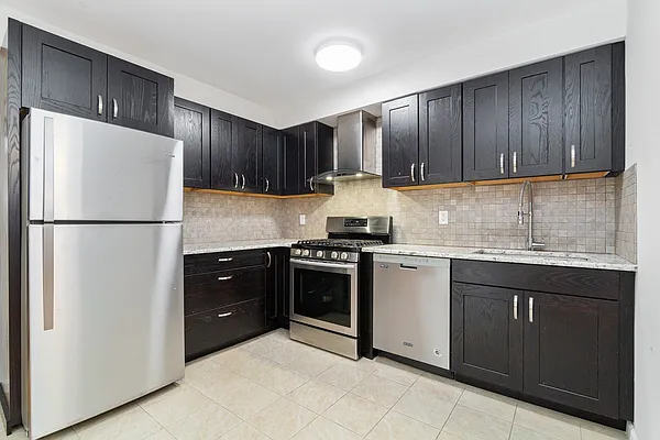 Rented by Douglas Elliman | media 16