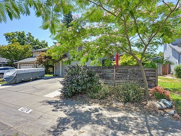 3rd image of 1278 Fall Creek Way