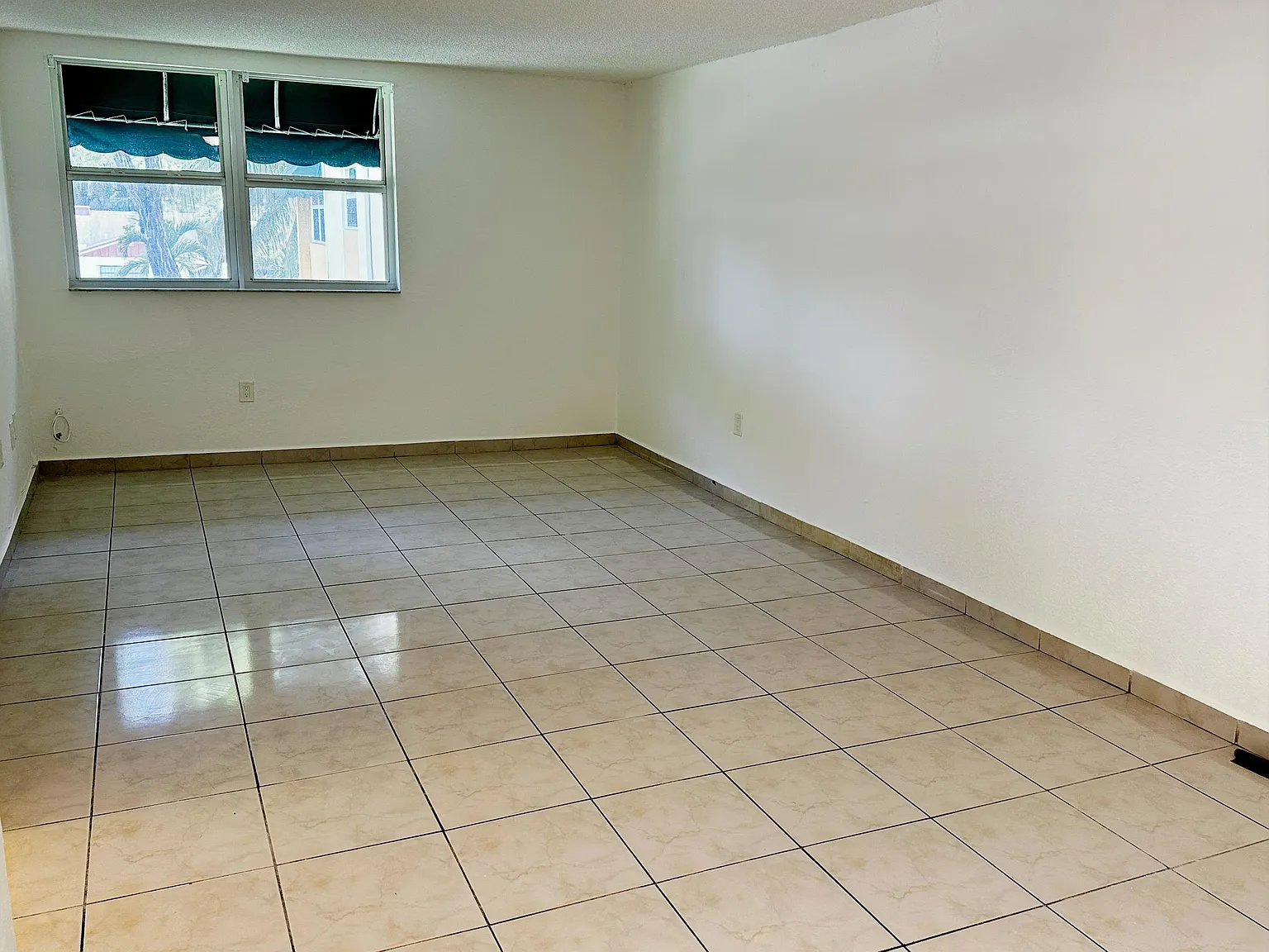 2 bed, 770 sqft, $1,800 — Photo 2