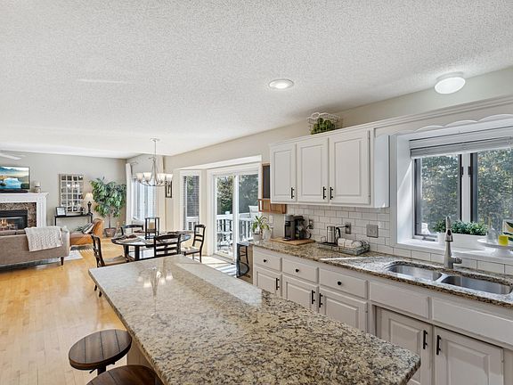 3rd image of 108 Carver Creek Cir