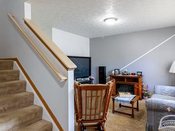 5th image of 5950 Hillary St