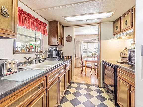 3rd image of 37544 ATTICA AVENUE