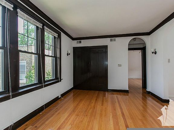 2nd image of 3625 N Marshfield Ave #1C