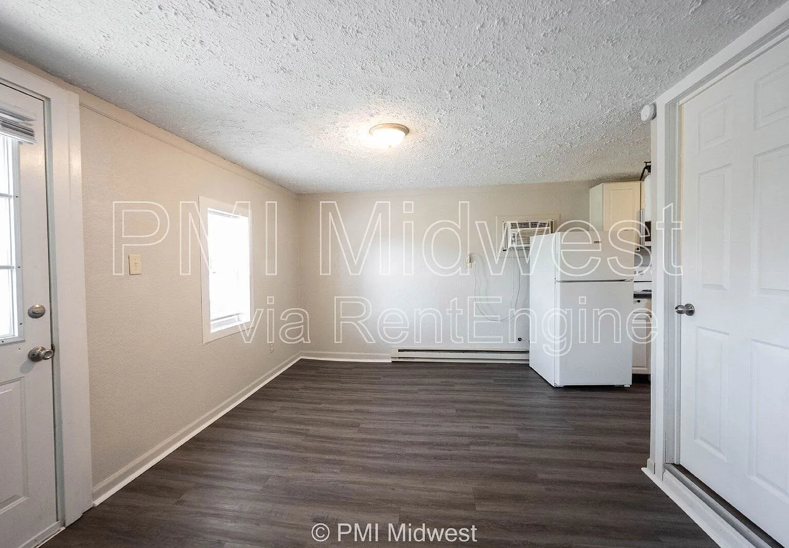 1 bed, 1.0 bath, 400 sqft, $829 — Photo 2