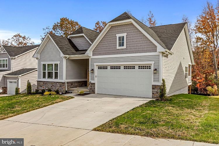1st image of 9011 Maple Run Dr