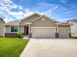 127 Aspen Dr NE, Bondurant, IA 50035