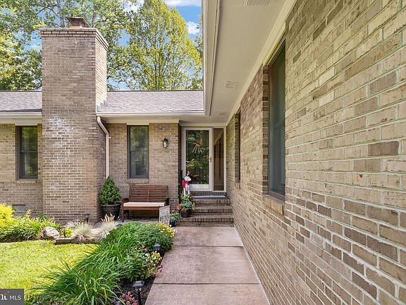 4th image of 319 Birchside Cir E