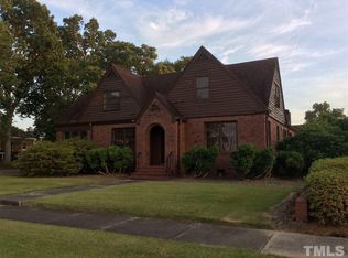 301 W Divine St, Dunn, NC 28334