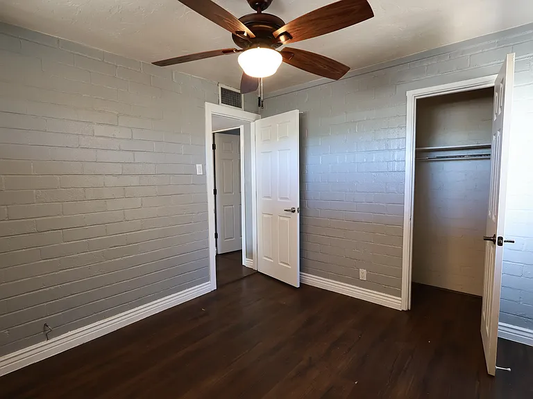 615 E Waverly St — Photo 16