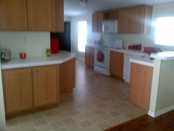 3rd image of 301 River Point Dr
