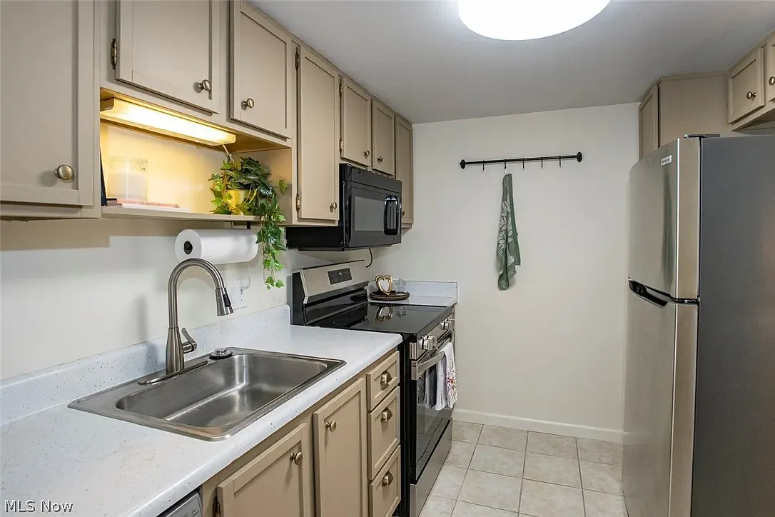 1 bed, 1.5 bath, 980 sqft, $1,400 — Photo 4