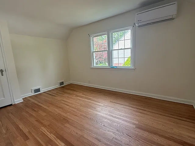 604 Meadow Ln — Photo 6