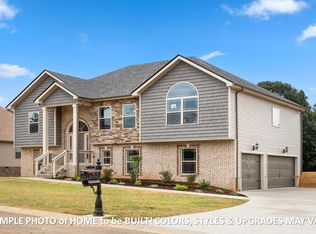 683 W Creek Dr, Clarksville, TN 37040