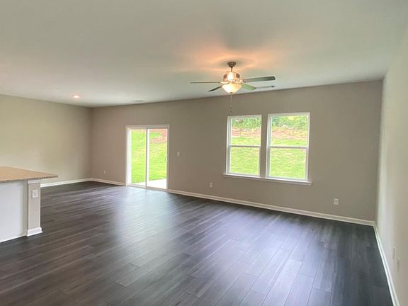 3rd image of 4627 Waxwing St