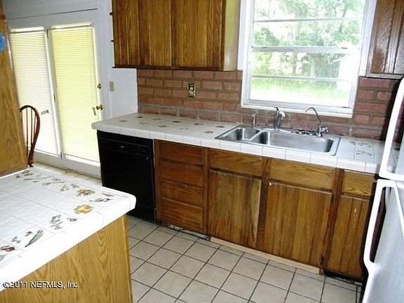 3rd image of 107 ORANGE Avenue