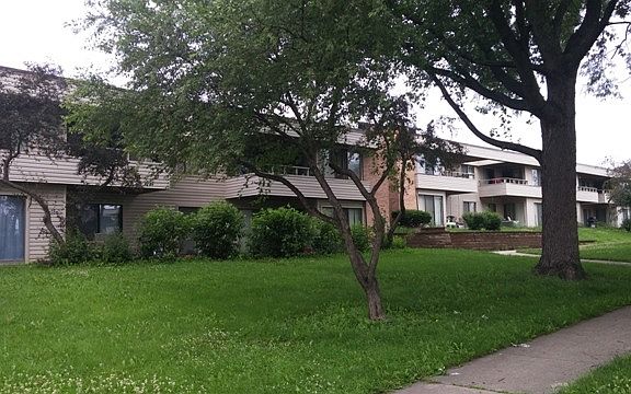 3rd image of 1095 N Sterling Ave Unit 115