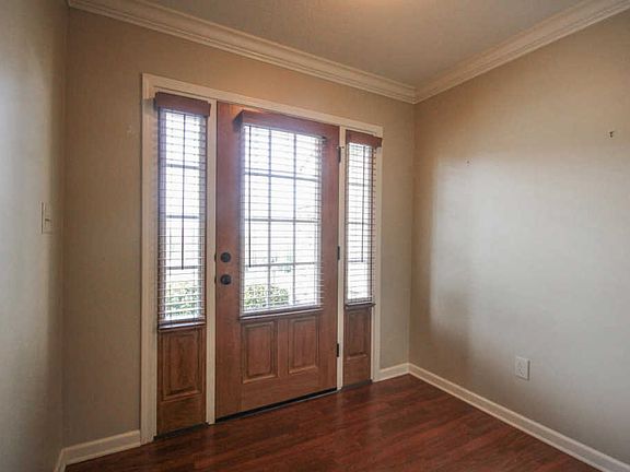 4th image of 127 Chelsea Ln