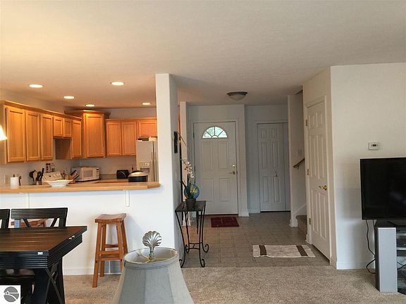 2nd image of 4093 Sherwood Forest Dr