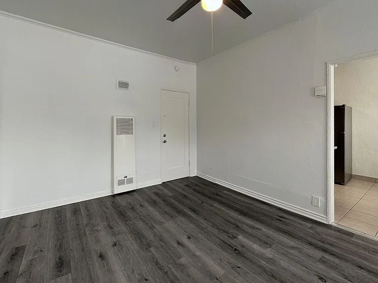 SUT - 1314 Sutherland St — Photo 10