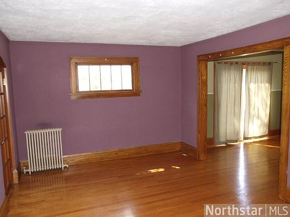 4th image of 557 10th Ave N