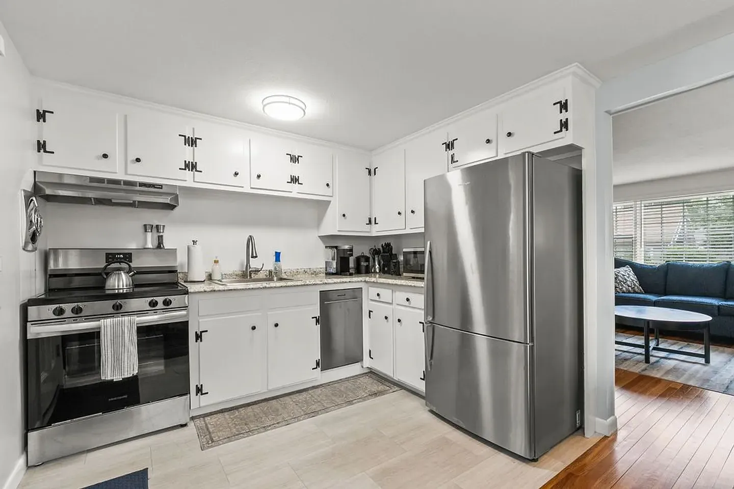4 bed, 1152 sqft, $3,200 — Photo 3