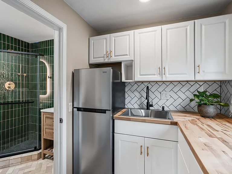 1736 Kearney Ave #B — Photo 6