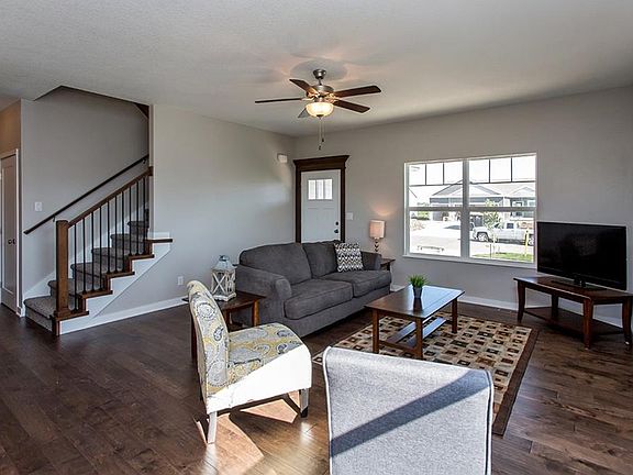 4th image of 425 W Centennial Dr
