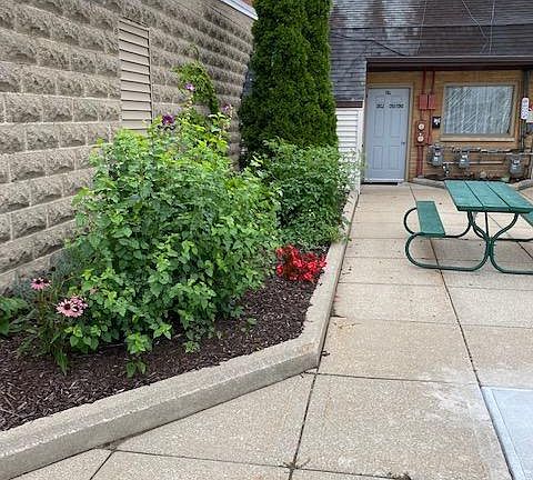 2nd image of 139 E Main Ave #1/2