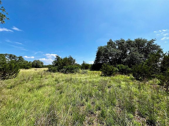 5th image of 831 Hidden Creek Dr