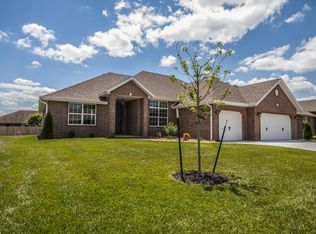 3550 W Tracy Ct, Springfield, MO 65807