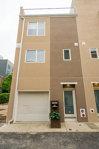 211 Brown St #12 Photo 1