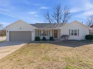 1160 E High Point St, Springfield, MO 65810
