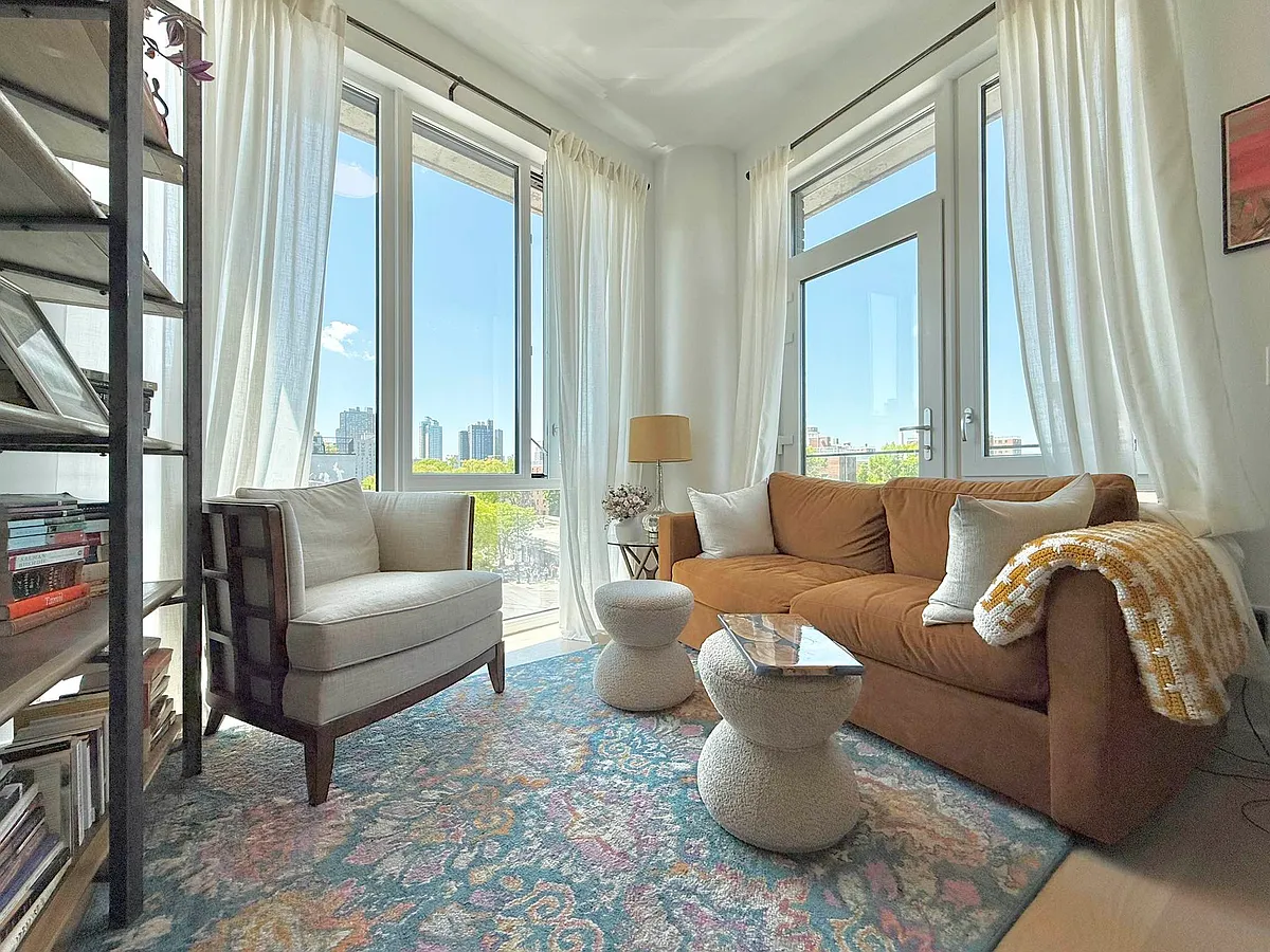 Building Photo - 151 Carlton Ave #4D
